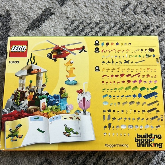 Lego #10403 New inbox 295 pieces - Picture 2 of 2